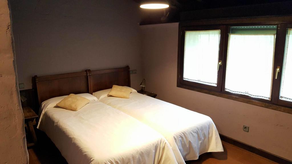 Hostal Itzalargikoborda 埃利松多 外观 照片